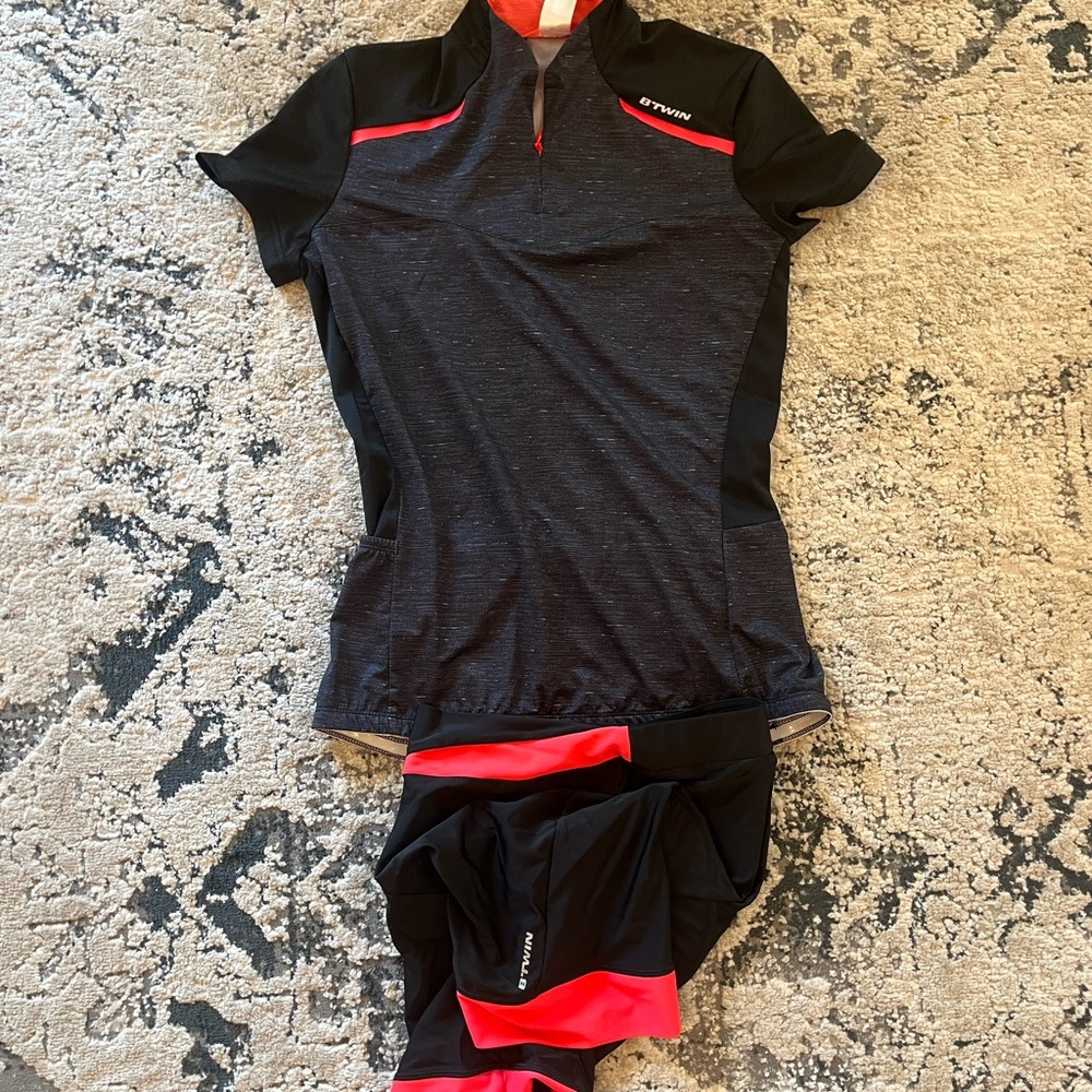 Decathalon cycling outfit